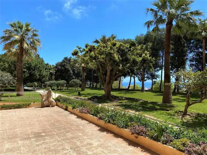 New Confort Benalmádena Exteriör bild
